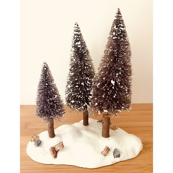 Dickens Christmas Collectibles Sisal Tree Display Of 3 Trees - Picture 1 of 3